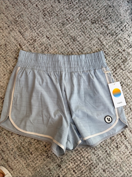 Vuori Pants - Vuori Light Blue Athletic Shorts with Cream Trim